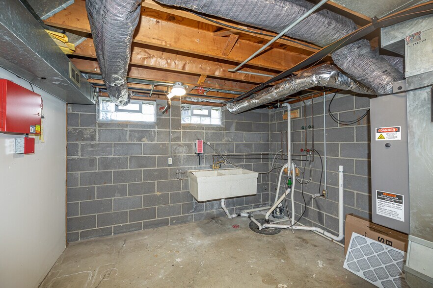 More Photos Of 7997 Wesley Dr, Strongsville Apartments For Sale