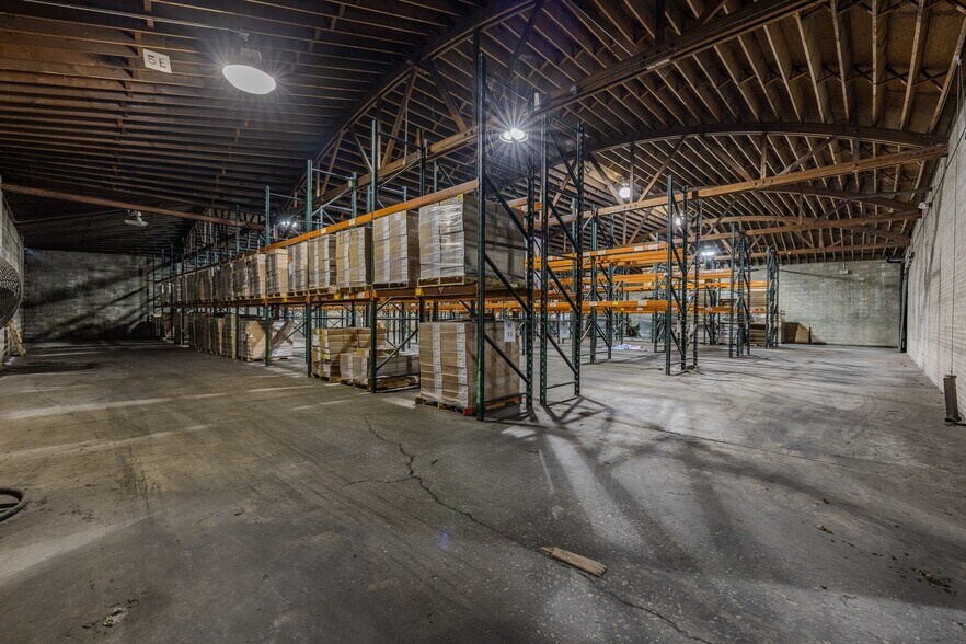 More Photos Of 3354 N 35th St, Milwaukee Distribution For Sale