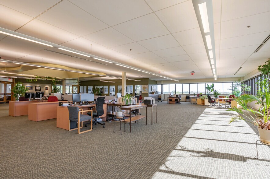 More Photos Of 6 Kitty Hawk Lndg, Londonderry Office For Sale