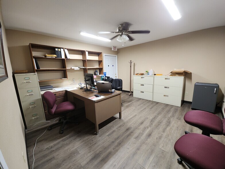 More Photos Of 603 E Empresario St, Refugio Office For Sale