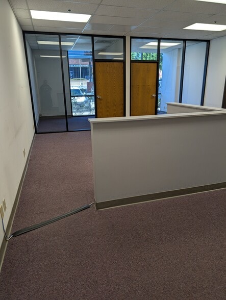 More Photos Of 255 W Foothill Blvd, Upland Office Residential For Lease
