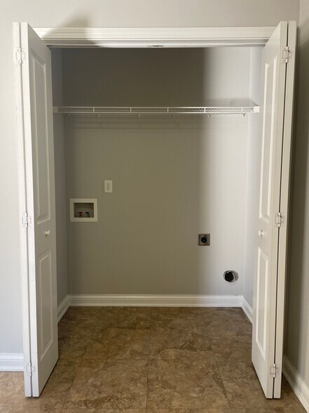 More Photos Of 415 Upper Stone Ave, Bowling Green Apartments For Sale