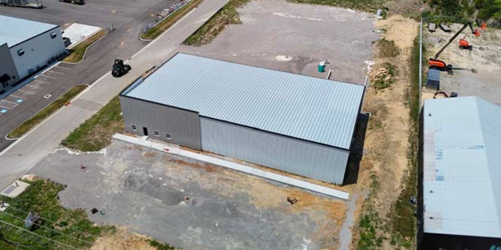 More Photos Of 9381 Seward Rd, Fairfield Warehouse For Lease
