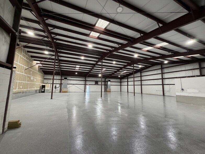 More Photos Of 8575 Somerset Dr, Largo Light Manufacturing For Lease