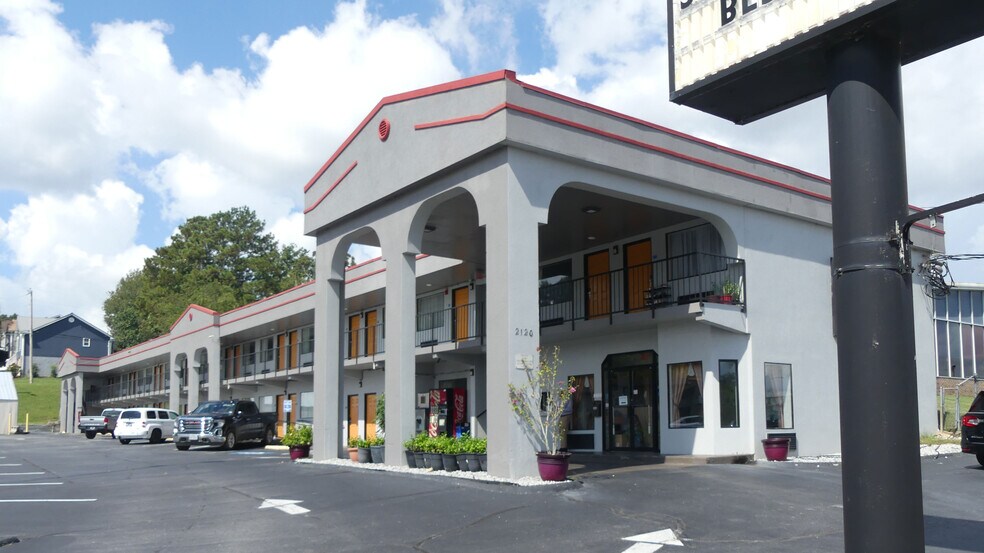 Primary Photo Of 2120 Lafayette Rd, Fort Oglethorpe Hotel For Sale