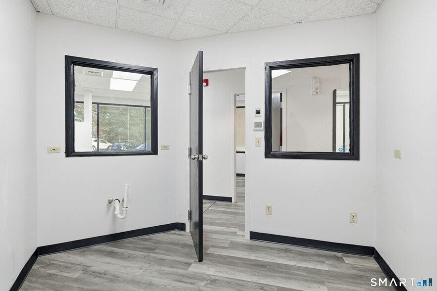 More Photos Of 3 Northwestern Dr, Bloomfield Medical For Lease