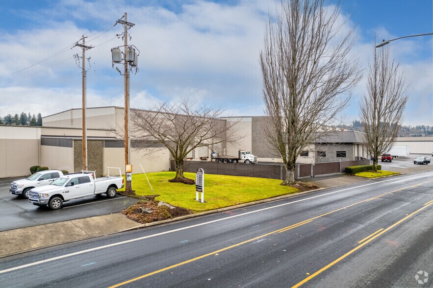 More Photos Of 3500 SE Columbia Way, Vancouver Warehouse For Lease