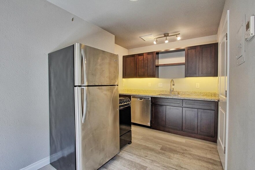 More Photos Of 2422 NE Glisan St, Portland Apartments For Sale