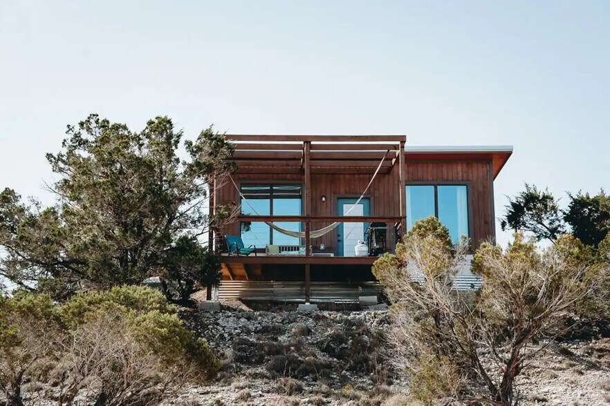 More Photos Of 530 Pioneer Trl, Dripping Springs Specialty For Sale