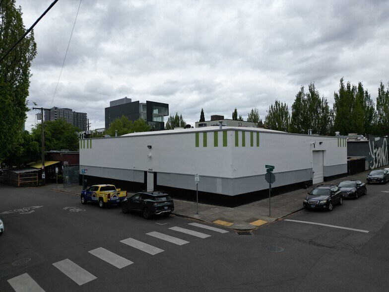 More Photos Of 645 SE Ankeny St, Portland Warehouse For Lease