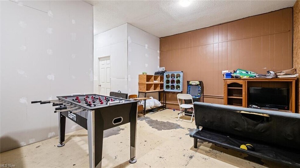 More Photos Of 22 3rd st, Frazeysburg Storefront For Sale