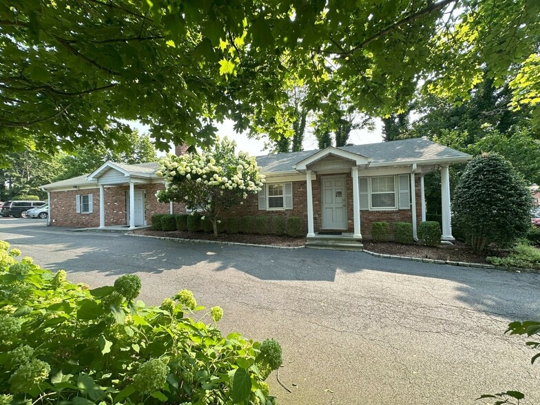 More Photos Of 445 Main St, Center Moriches Medical For Sale