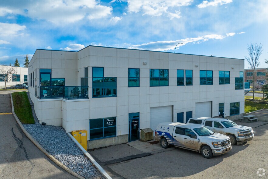 More Photos Of 3140 114th Ave SE, Calgary Warehouse For Lease