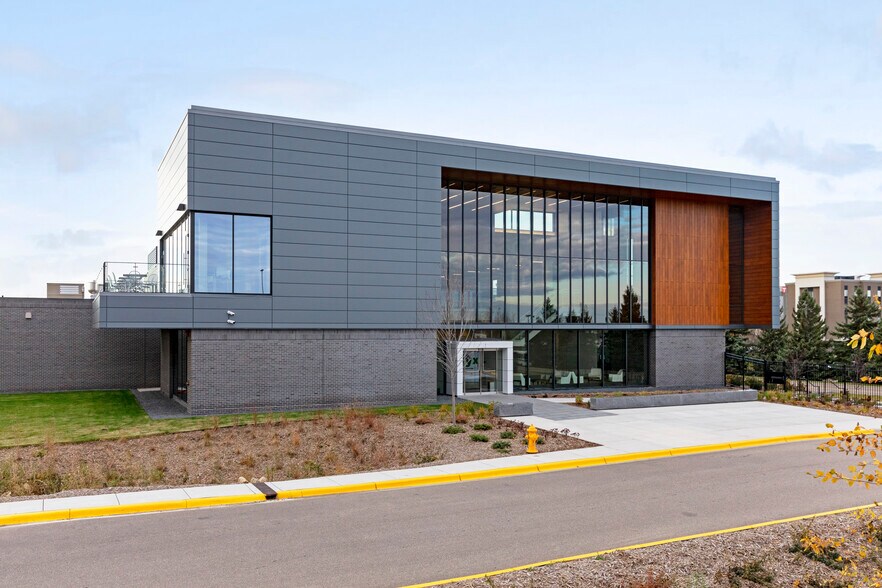 More Photos Of 2800 Mount Ridge Rd, Roseville Office For Sale