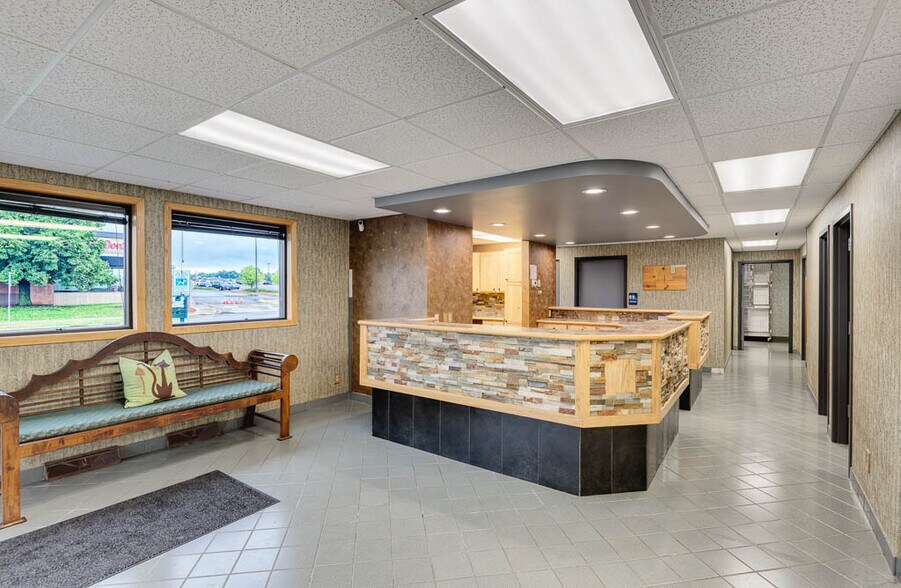 More Photos Of 32 E Mendota Rd, Inver Grove Heights Auto Dealership For Sale