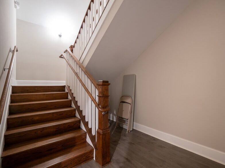 More Photos Of 3957 S Main St, Acworth Office For Sale