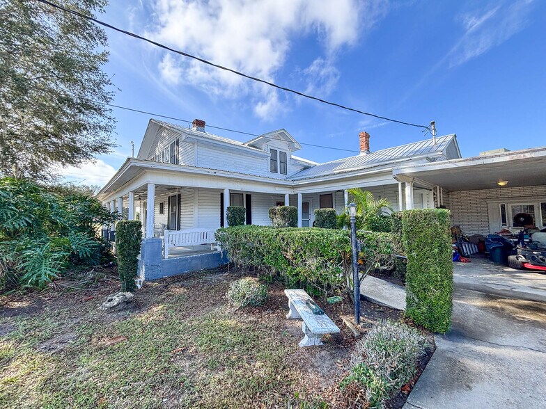 More Photos Of 945 E Broadway St, Fort Meade Specialty For Sale