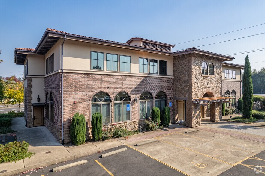 More Photos Of 17565 SW Handley St, Sherwood Medical For Lease