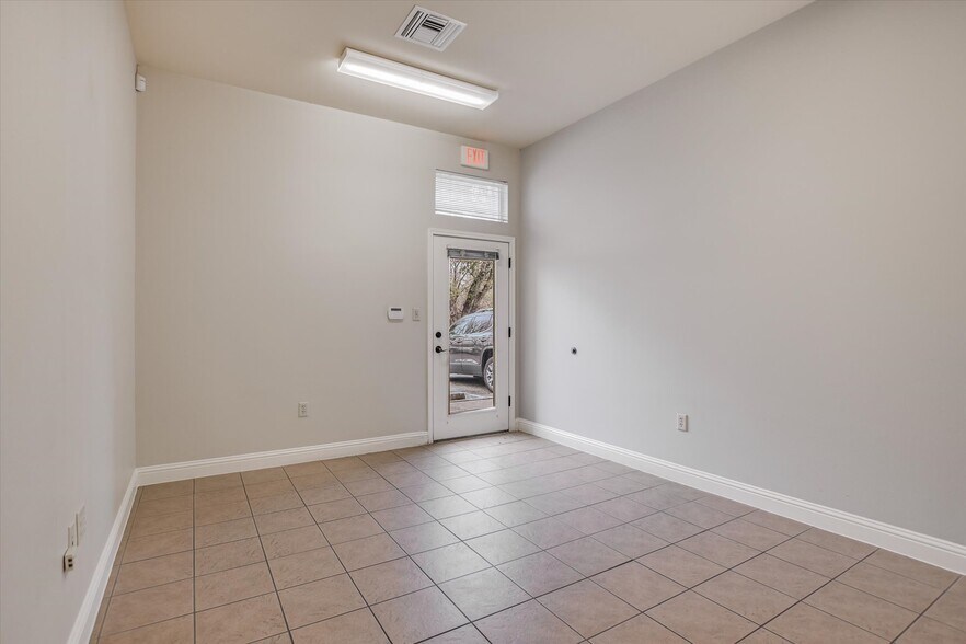 More Photos Of 13284 Pond Springs Rd, Austin Office For Sale