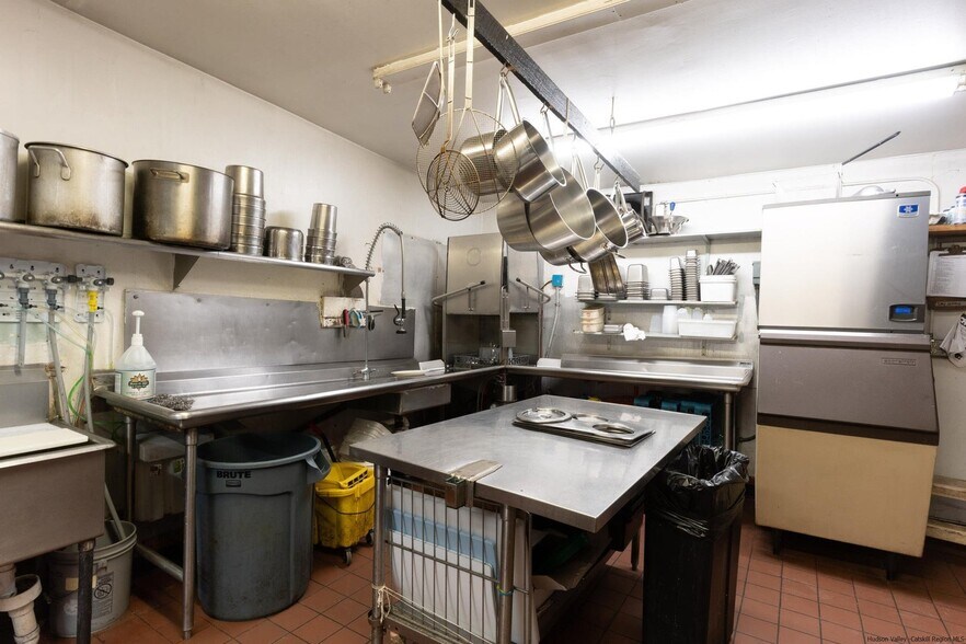 More Photos Of 17 Mill Hill Rd, Woodstock Restaurant For Sale