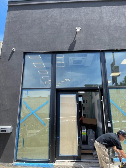 More Photos Of 185 W 231st St, Bronx General Retail For Lease