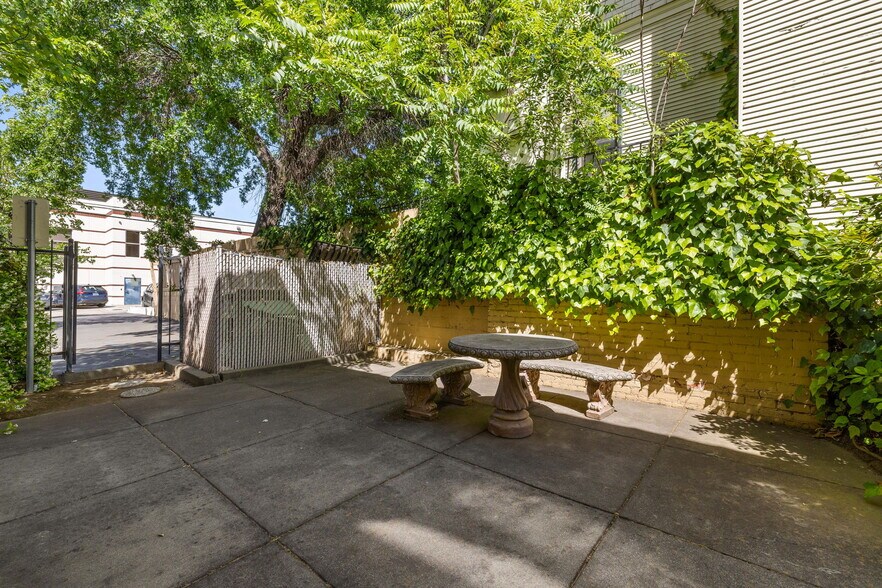 More Photos Of 2001 P St, Sacramento Office For Sale