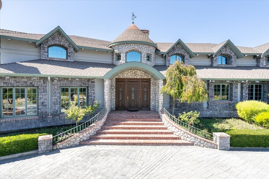 More Photos Of 8283 Cross Canyons Rd, San Miguel Winery Vineyard For Sale