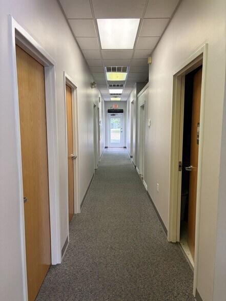 More Photos Of 5654 Carolina Beach Rd, Wilmington Showroom For Sale