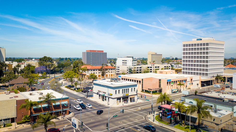 Primary Photo Of 700 N Main St, Santa Ana Storefront Retail Office For Lease