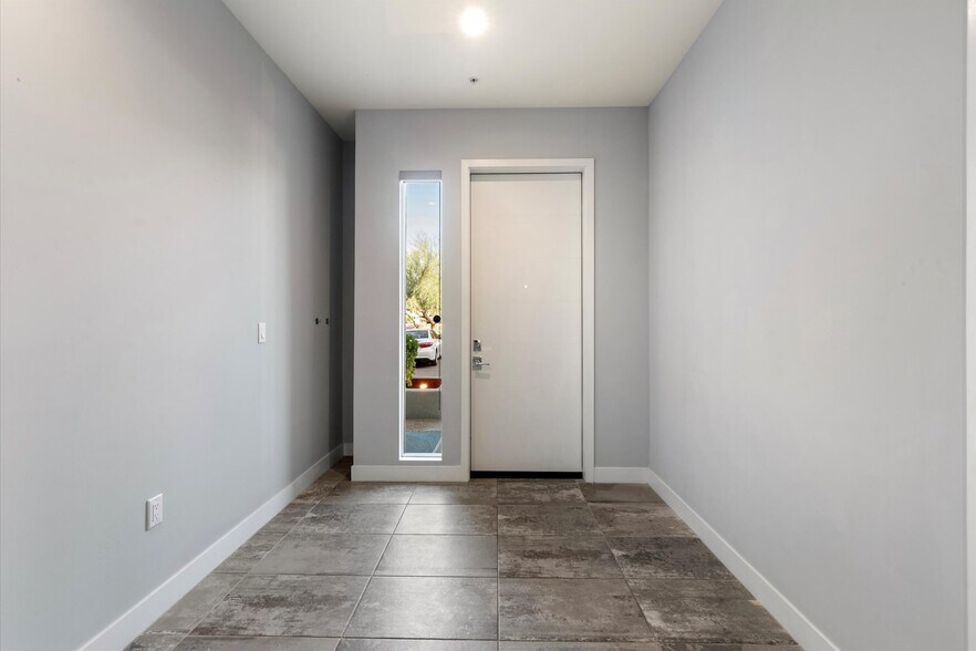 More Photos Of 16580 N 92nd St, Scottsdale Office Residential For Sale