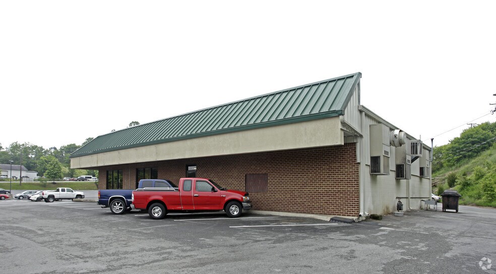 More Photos Of 1440-1446 N Broad St, Tazewell Unknown For Lease