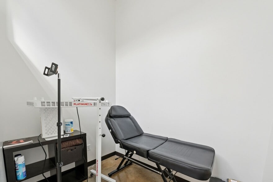 More Photos Of 1010 S State St, Salt Lake City Storefront For Sale