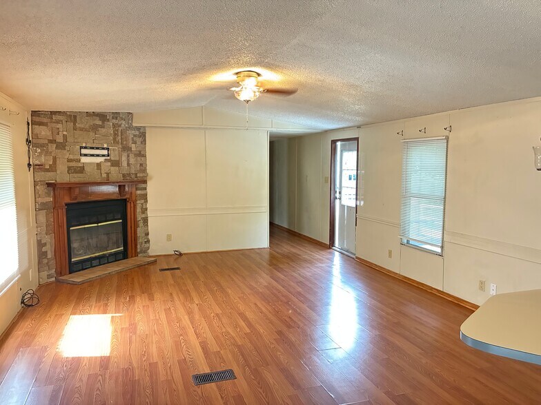 More Photos Of 382 County Road 4450, Kempner Manufactured Housing Mobile Home Park For Sale