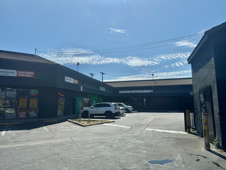 More Photos Of 1901 S Alameda St, Los Angeles General Retail For Sale