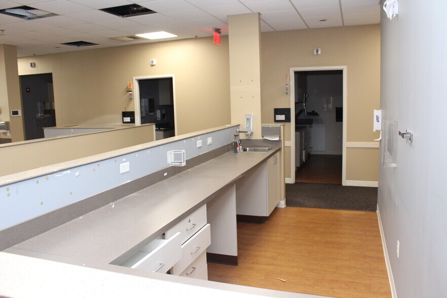 More Photos Of 340 E Main St, Milford Restaurant For Lease