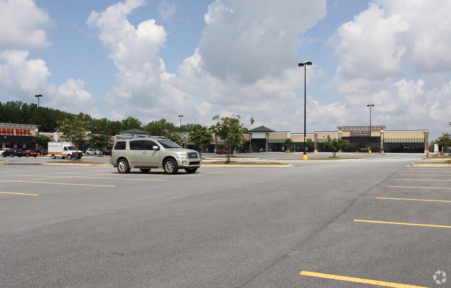 More Photos Of 1424 Hudson Bridge Rd, Stockbridge Freestanding For Lease