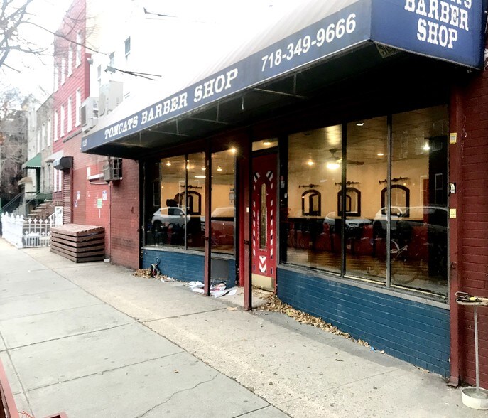 More Photos Of 135 India St, Brooklyn Storefront For Lease