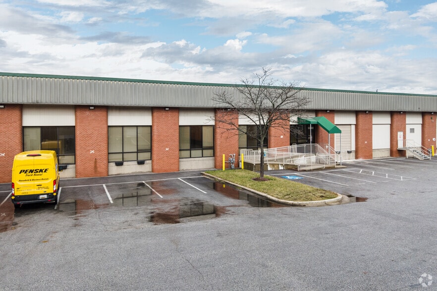 More Photos Of 3341 75th Ave, Landover Warehouse For Lease