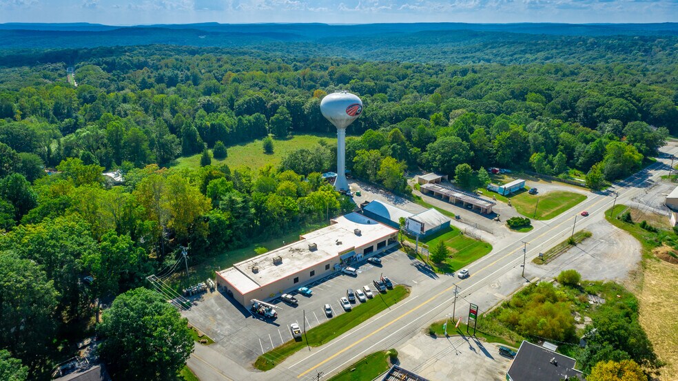 More Photos Of 3703 Taft Hwy, Signal Mountain Storefront For Sale
