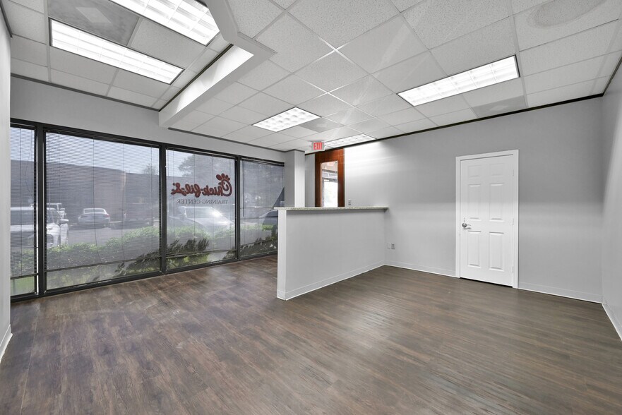 More Photos Of 25307 I-45, Spring Medical For Lease