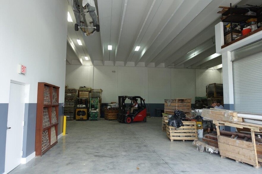 More Photos Of 6130 NE 4th Ct, Miami Warehouse For Sale