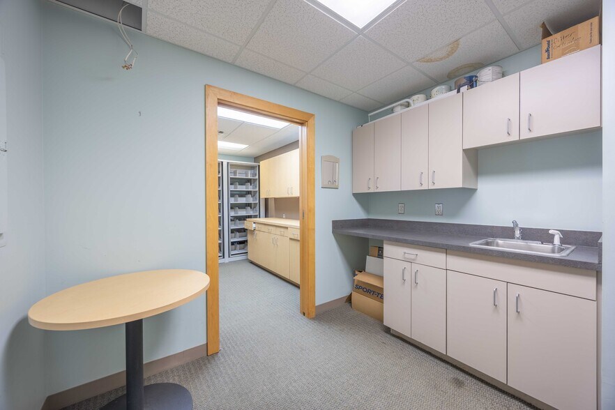 More Photos Of 43-47 Nason St, Maynard Bank For Lease