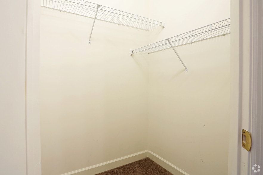 More Photos Of 1220 N King St, Hampton Apartments For Lease