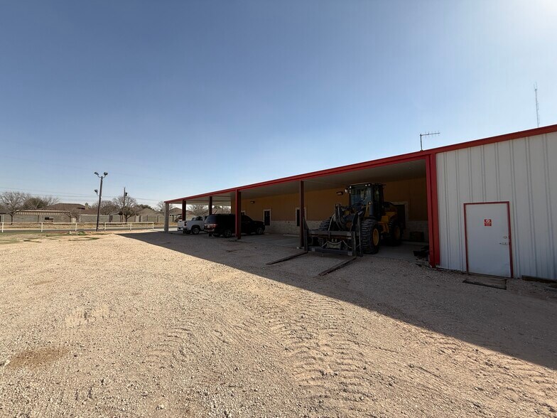 More Photos Of 1207 NW Mustang Dr, Andrews Warehouse For Sale