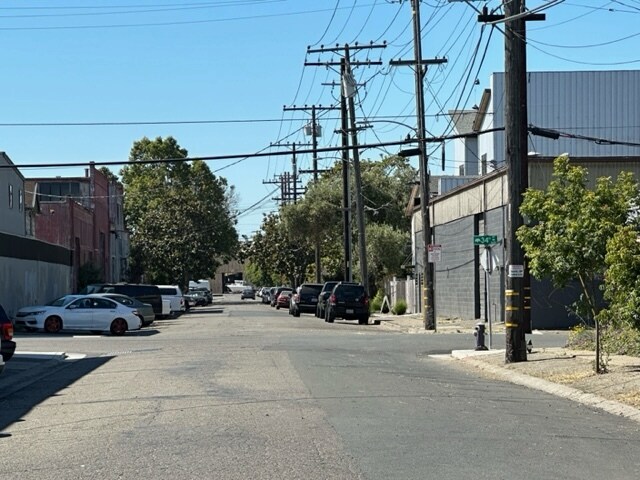 More Photos Of 3425 Ettie St, Oakland Warehouse For Lease