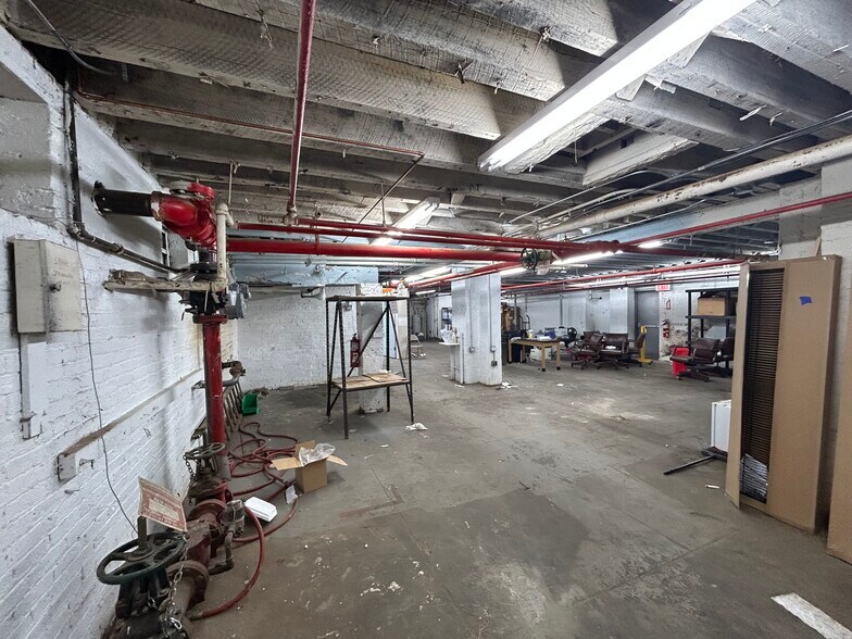 More Photos Of 122-126 18th St, Brooklyn Warehouse For Lease