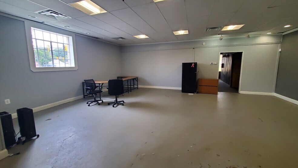 More Photos Of 5 Broadview Ave, Warrenton Freestanding For Lease