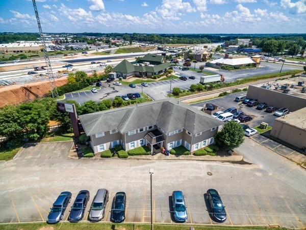 More Photos Of 22 Garlington Rd, Greenville Office For Lease