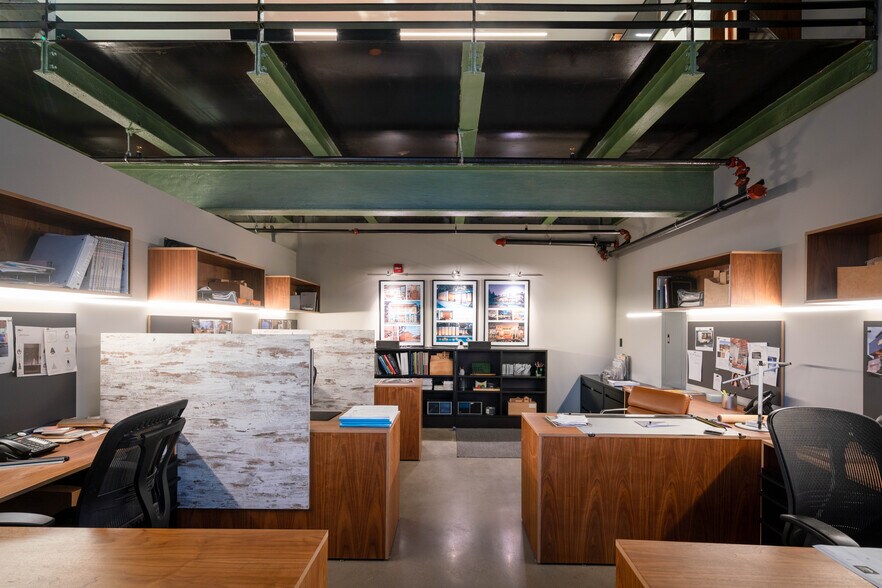 More Photos Of 3046 17th Ave W, Seattle Apartments For Lease