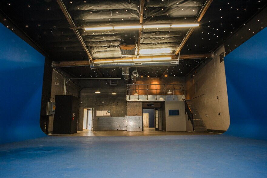 More Photos Of 11800 Sheldon St, Sun Valley Warehouse For Lease